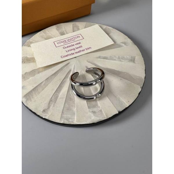 ダブルリングデザイン シルバー / ゴールド スタイリッシュ ルイヴィトン LOUIS VUITTON ユニセックス コピー 指輪