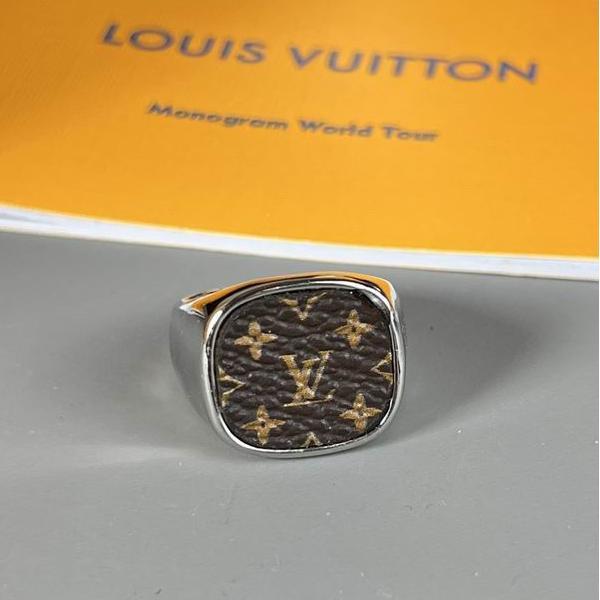 LOUIS VUITTON レディース指輪 モノグラムエンボス シルバー調 ルイヴィトン コピー  クラシック