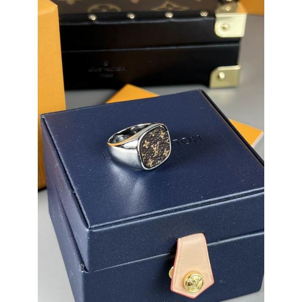 LOUIS VUITTON レディース指輪 モノグラムエンボス シルバー調 ルイヴィトン コピー  クラシック