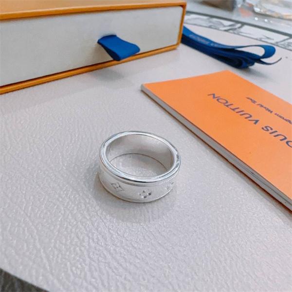 LOUIS VUITTON コピー モノグラム刻印 シルバー調 ルイヴィトン 指輪 ユニセックス クラシック