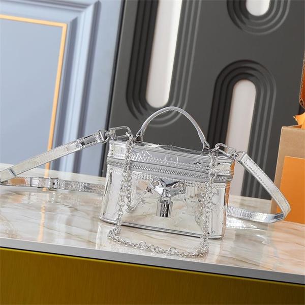 シルバーメタリック Louis Vuitton 刻印ロゴ ルイヴィトン ミニボックスバッグ 偽物 レディース フューチャリスティック