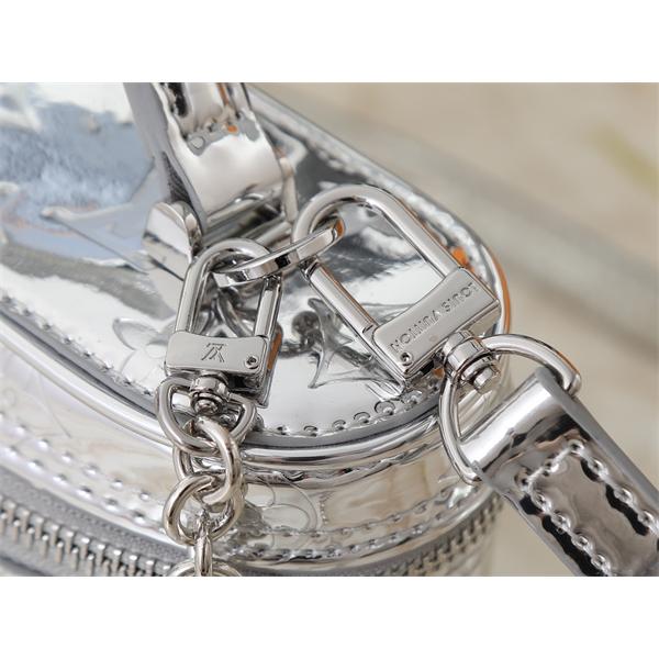 シルバーメタリック Louis Vuitton 刻印ロゴ ルイヴィトン ミニボックスバッグ 偽物 レディース フューチャリスティック