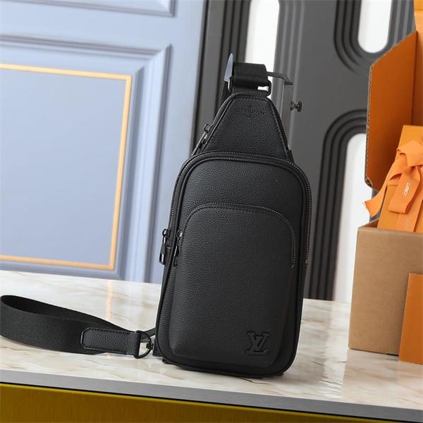ブラックレザー 多ポケット ルイヴィトン チェストバッグ スーパーコピー メンズ ビジネス Louis Vuitton