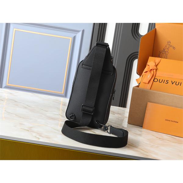 ブラックレザー 多ポケット ルイヴィトン チェストバッグ スーパーコピー メンズ ビジネス Louis Vuitton