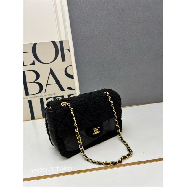 ブラックラムファー CHANEL 菱格ロゴ シャネル ショルダーバッグ スーパーコピー 1S3201 レディース エレガント
