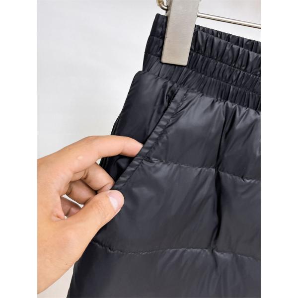 ブラックダッフル 円形ロゴ モンクレール MONCLER コピーパンツ ユニセックス 2025秋冬 クラシック