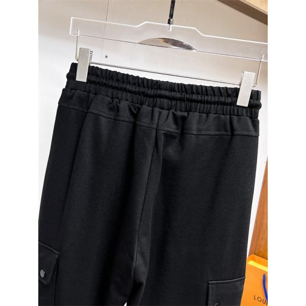 2025秋冬 ブラックコーデュロイ マルチポケット モンクレール MONCLER コピーパンツ ユニセックス アウトドア
