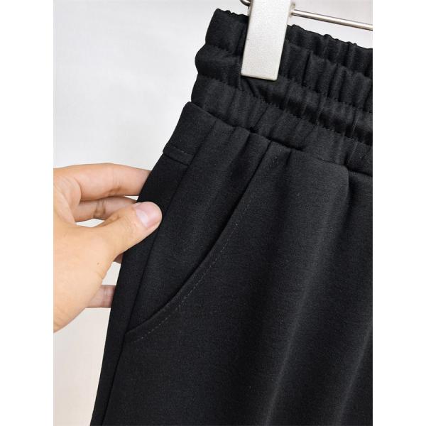 2025秋冬 ブラックコーデュロイ マルチポケット モンクレール MONCLER コピーパンツ ユニセックス アウトドア
