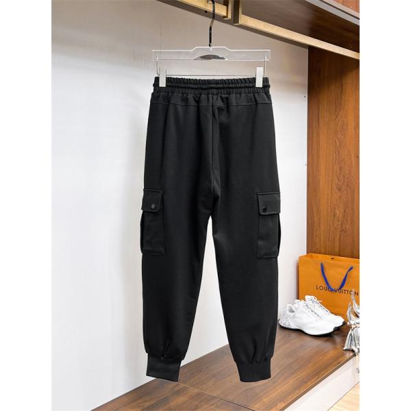 2025秋冬 ブラックコーデュロイ マルチポケット モンクレール MONCLER コピーパンツ ユニセックス アウトドア