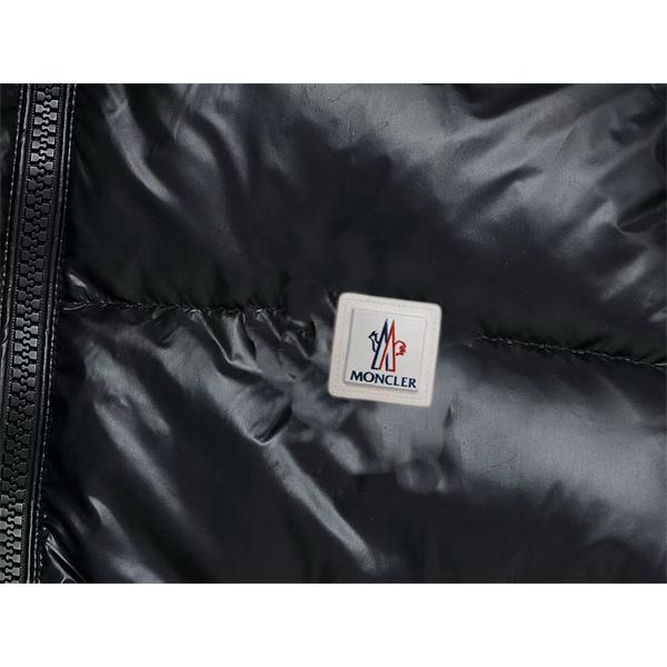 MONCLER ブラックダウン スクエアロゴ 秋冬ファッショナブル モンクレール コピージャケット トレンディ