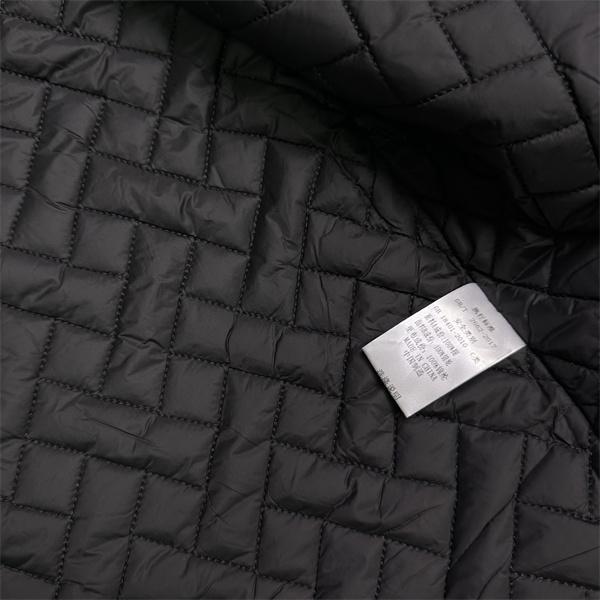 ブラック クィルティング マルチポケット プラダ PRADA 偽物 ダウンジャケット 2025秋冬アウトドア 高機能