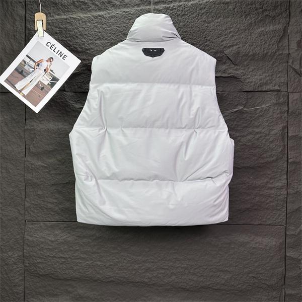 ライトグレー ダウンベスト 機能バックル プラダ PRADA コピー 2025秋冬ユーティリティ トレンディ
