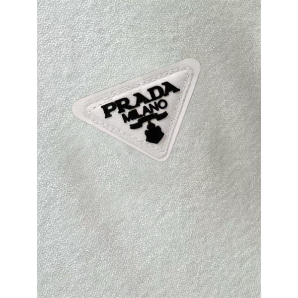 ブラック 円領 セーター プラダ PRADA スーパーコピー 2025秋冬高級 洗練 季節限定モデル