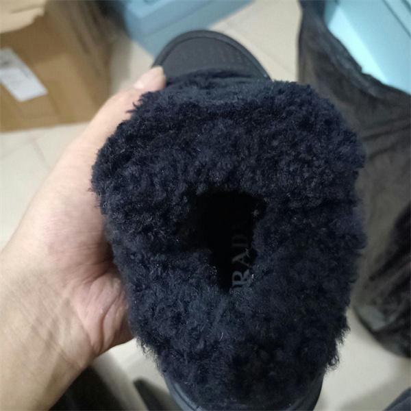 PRADA プラダ 激安 レディース スニーカー 厚底 ファー付き レザー シューズ 冬 新作