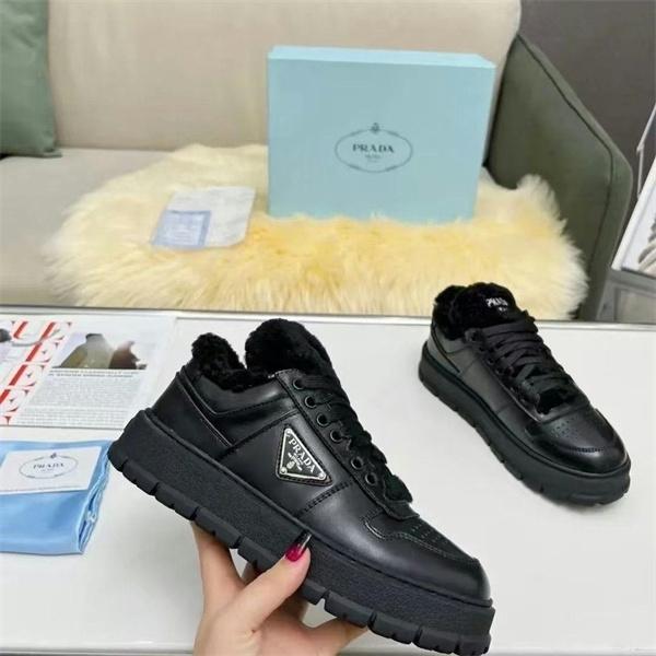 PRADA プラダ 激安 レディース スニーカー 厚底 ファー付き レザー シューズ 冬 新作