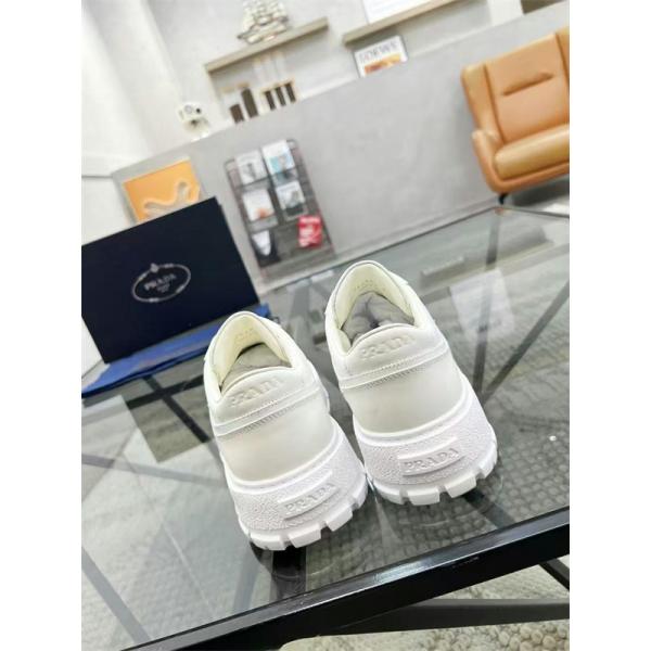 PRADA プラダ 激安 メンズ スニーカー レザー 厚底 ロゴ シューズ カジュアル デザイン 歩きやすい おしゃれ 新作 ホワイト 靴 シンプル コーデ万能