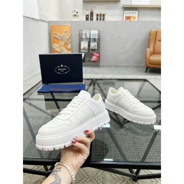 PRADA プラダ 激安 メンズ スニーカー レザー 厚底 ロゴ シューズ カジュアル デザイン 歩きやすい おしゃれ 新作 ホワイト 靴 シンプル コーデ万能