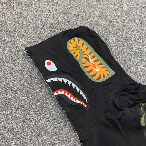 BAPE コピー 秋冬 個性 トレンディ ブラック × カモフラージュ シャーク 連帽 ジップアップ ベイプ