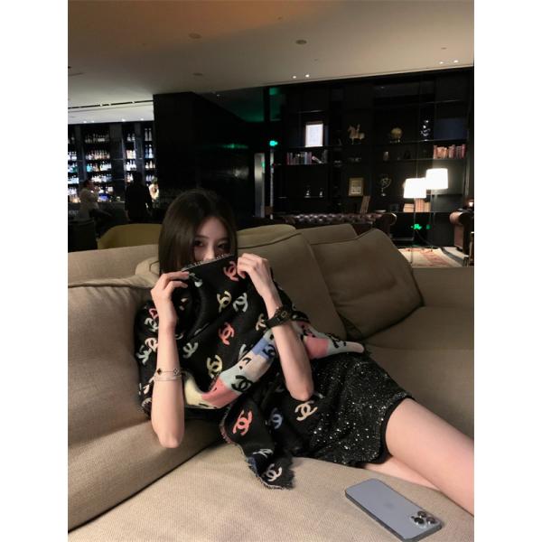 CHANEL シャネル　2025秋冬新作 マルチCCロゴ 大判ストール／マフラー ブラック系