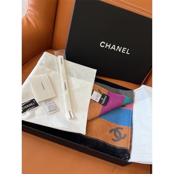 CHANEL（シャネル）2025年冬新作 ラグジュアリー カシミヤ混マルチカラー ロゴ ジャカード大判ストール / レディース＆ユニセックス