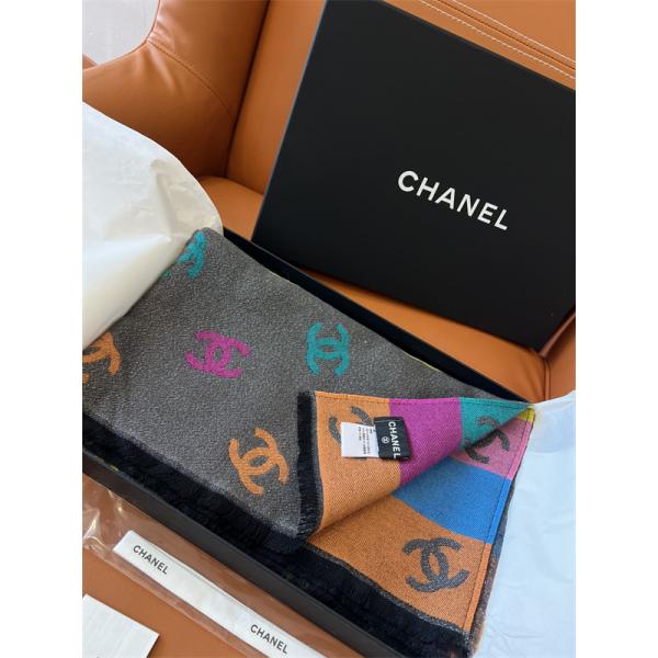 CHANEL（シャネル）2025年冬新作 ラグジュアリー カシミヤ混マルチカラー ロゴ ジャカード大判ストール / レディース＆ユニセックス