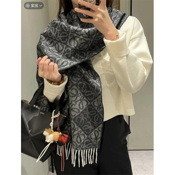 オシャレ❤ロエベマフラースーパーコピーLOEWE新作秋冬トレンドプレゼント最適180cm*38cm