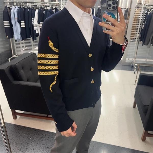 2025新作❤❤ トムブラウンカーデガンコピーTHOM BROWNE秋冬コレクション男女OK上品