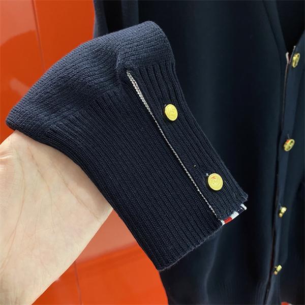 2025新作❤❤ トムブラウンカーデガンコピーTHOM BROWNE秋冬コレクション男女OK上品