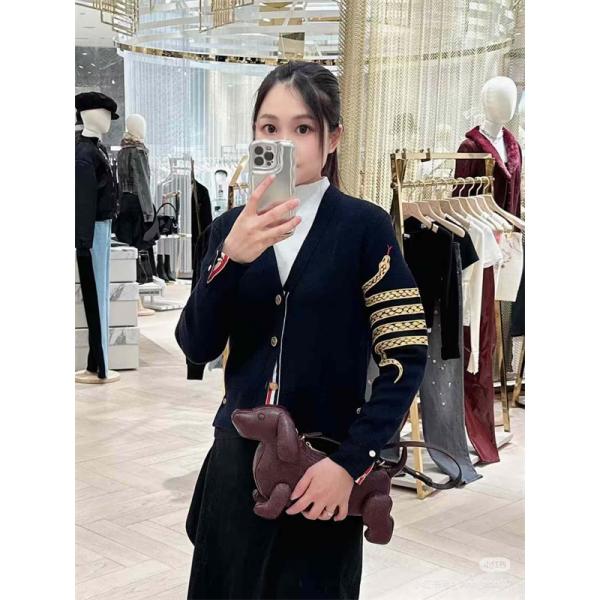 2025新作❤❤ トムブラウンカーデガンコピーTHOM BROWNE秋冬コレクション男女OK上品