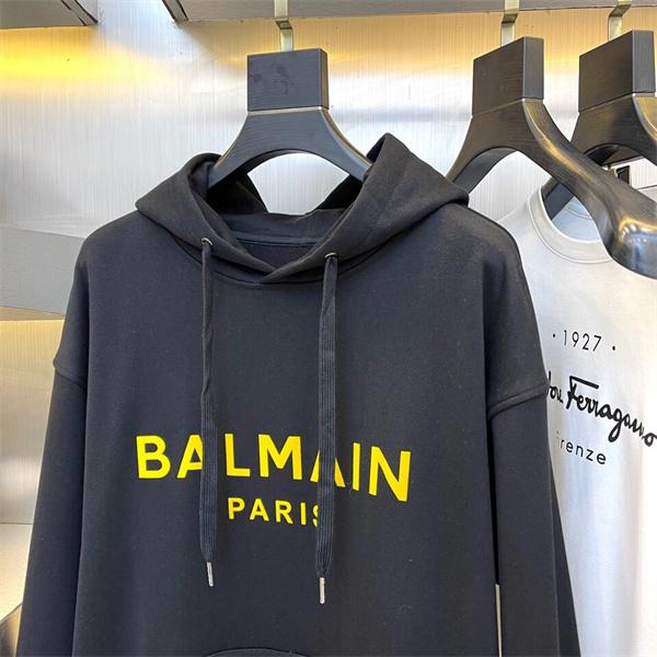  BALMAIN 偽物 秋冬 ストリートシャープ トレンディ ホワイト 連帽 大字母プリント スウェット バルマン