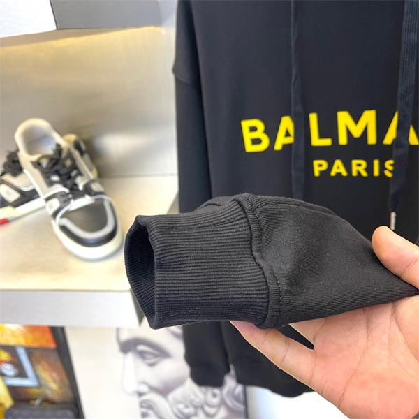  BALMAIN 偽物 秋冬 ストリートシャープ トレンディ ホワイト 連帽 大字母プリント スウェット バルマン