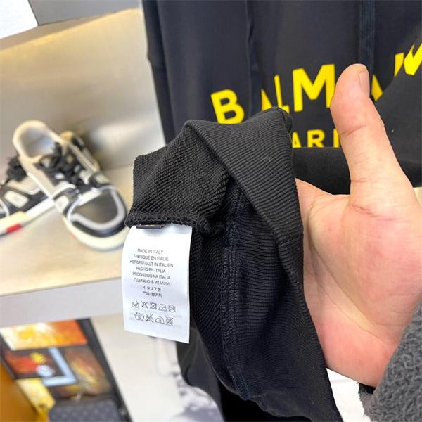  BALMAIN 偽物 秋冬 ストリートシャープ トレンディ ホワイト 連帽 大字母プリント スウェット バルマン