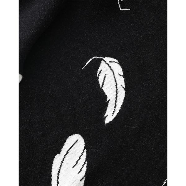 トムブラウン Thom Browne 偽物 2025秋冬おしゃれ 万能 ブラック × グレー 2 色 羽毛柄 四条纹袖 円领 セーター 