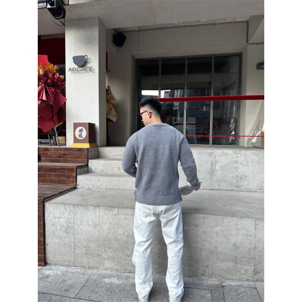 トムブラウン Thom Browne スーパーコピー 秋冬ふわふわ 人気 ネイビー ふわふわ 四条纹袖 円领 セーター 