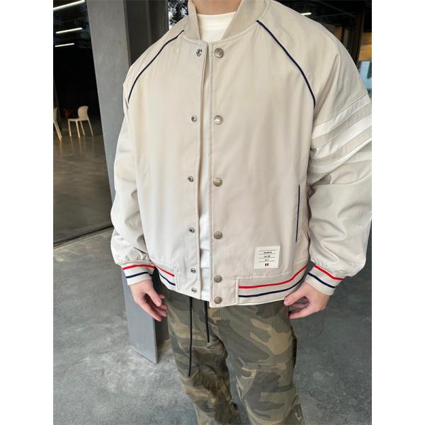 Thom Browne コピー 秋冬クリーン トレンド ベージュ クリーン 細条纹 ベースボールジャケット トムブラウン 