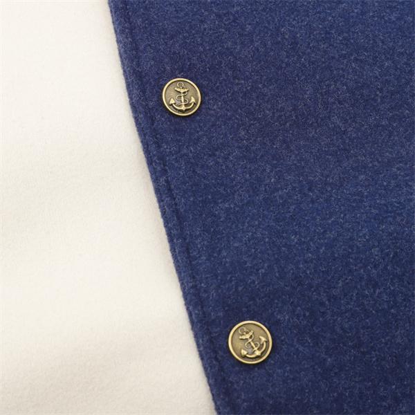 Thom Browne コピー 2025秋冬 人気 ベージュ × ネイビー シンメトリック ベースボールジャケット トムブラウン