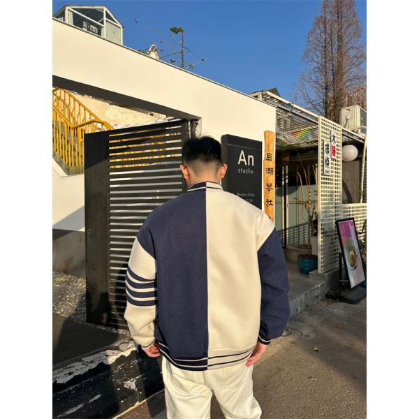 Thom Browne コピー 2025秋冬 人気 ベージュ × ネイビー シンメトリック ベースボールジャケット トムブラウン