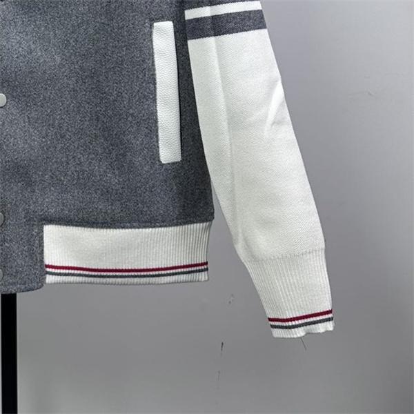 トムブラウン Thom Browne 偽物 秋冬キュート 話題 グレー × ホワイト 子犬刺繍 ベースボールジャケット 