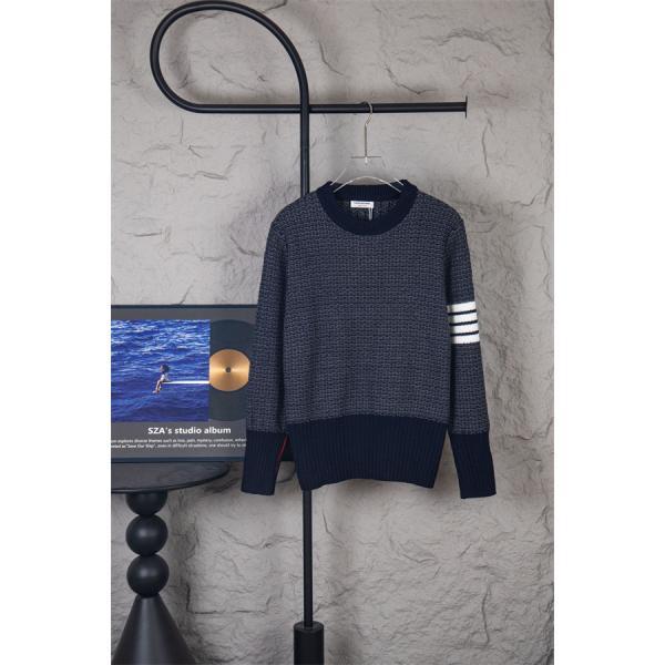 ライトグレー 紋様ニット Thom Browne スーパーコピー 秋冬質感豊か 新作 セーター トムブラウン