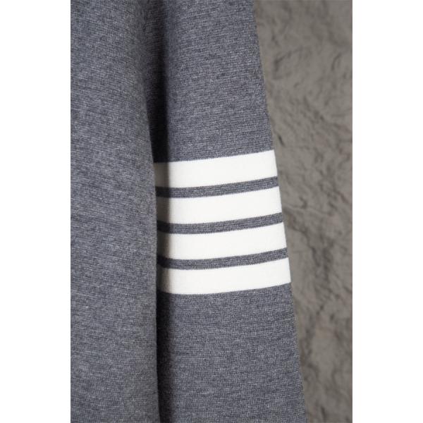 ダークグレー シンプル セーター トムブラウン Thom Browne コピー2025 秋冬ミニマル 売れ筋