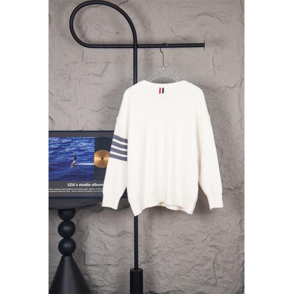 ホワイト 円领 セーター トムブラウン Thom Browne スーパーコピー 秋冬清潔感 定番 温か素材