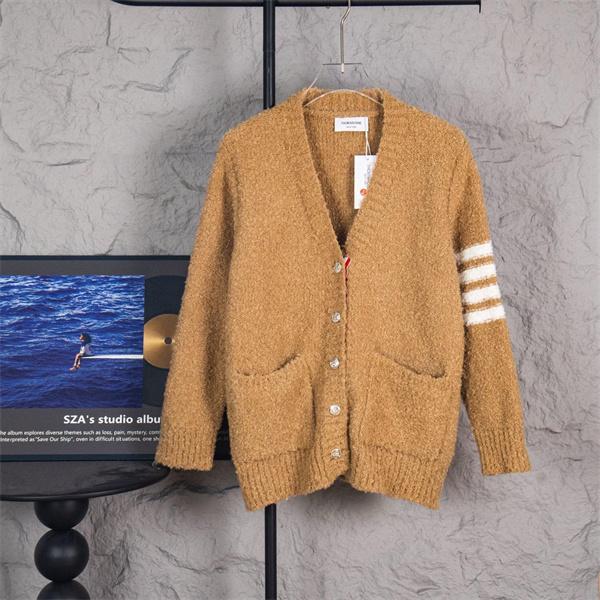 Thom Browne コピー 秋冬温かみのある 希少 ダークグレー V 领 カーディガン トムブラウン