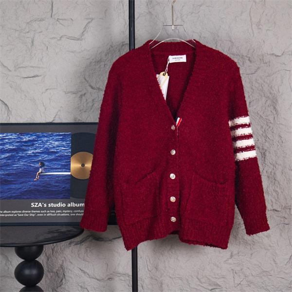 Thom Browne コピー 秋冬温かみのある 希少 ダークグレー V 领 カーディガン トムブラウン