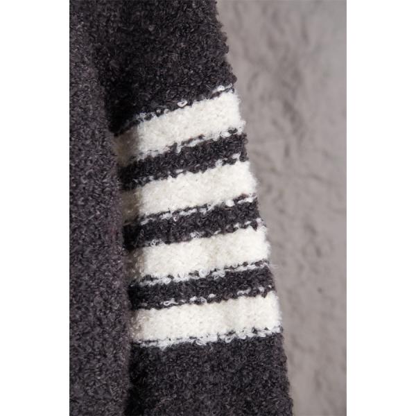 Thom Browne コピー 秋冬温かみのある 希少 ダークグレー V 领 カーディガン トムブラウン