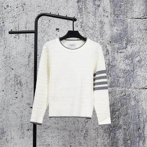 ホワイト 麻花纹 円领 セーター トムブラウン Thom Browne コピー 秋冬立体感豊か 高級 モード系