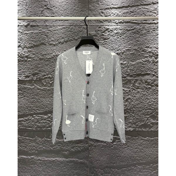 グレー × ブラック 2 色 ガチョウ刺繍 カーディガン トムブラウン Thom Browne コピー 秋冬愛らしい 定番