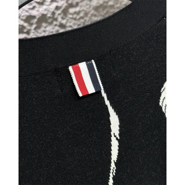 トムブラウン Thom Browne コピー 秋冬お洒落な 人気 グレー × ブラック 2 色 フェザー刺繍 カーディガン 