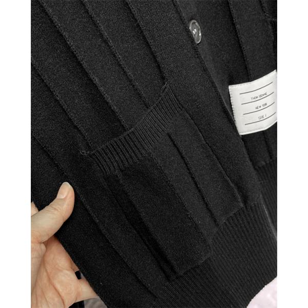 グレー × ネイビー × ブラック 3 色 リブ柄 红白条纹袖 カーディガン トムブラウン Thom Browne 偽物 秋冬洗練された 万能