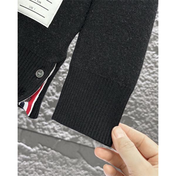 Thom Browne コピー 秋冬柔らかな トレンド グレー × ブラック 2 色 フェザー满印 セーター トムブラウン