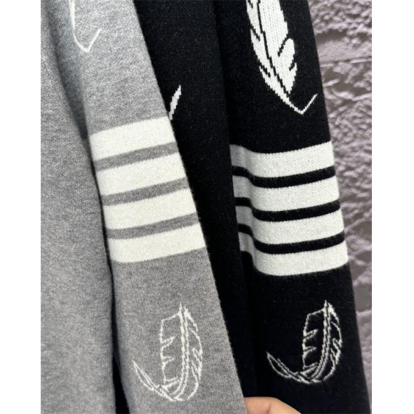 Thom Browne コピー 秋冬柔らかな トレンド グレー × ブラック 2 色 フェザー满印 セーター トムブラウン